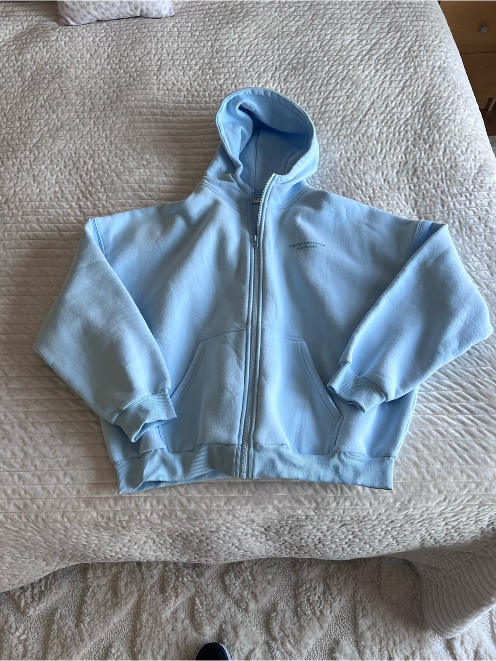 Comfrt Light Blue Zip-Up Hoodie Large